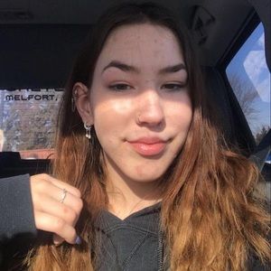 Meet your Posher, Dannika